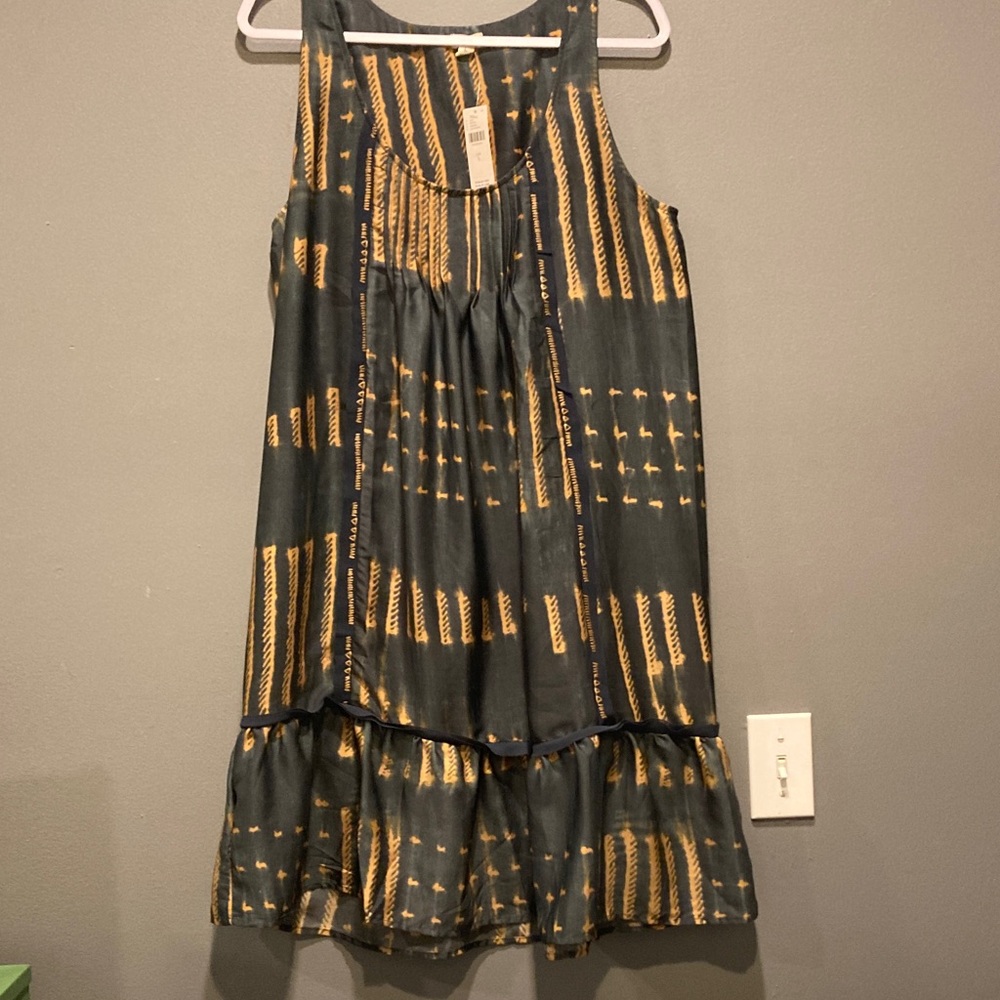 Tiny/Anthropologie Stylish Gray and Gold Sleeveless Dress